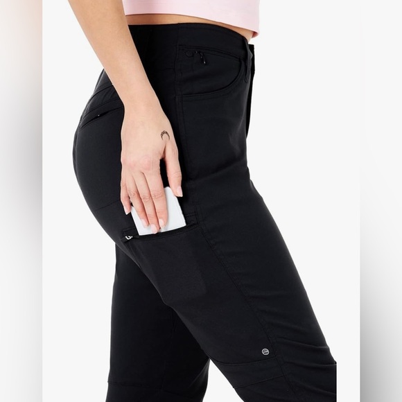 Wrangler Women's Slim Fit Mid-Rise ATG Utility Pants, LA110BK Size 12 Average - Picture 4 of 11